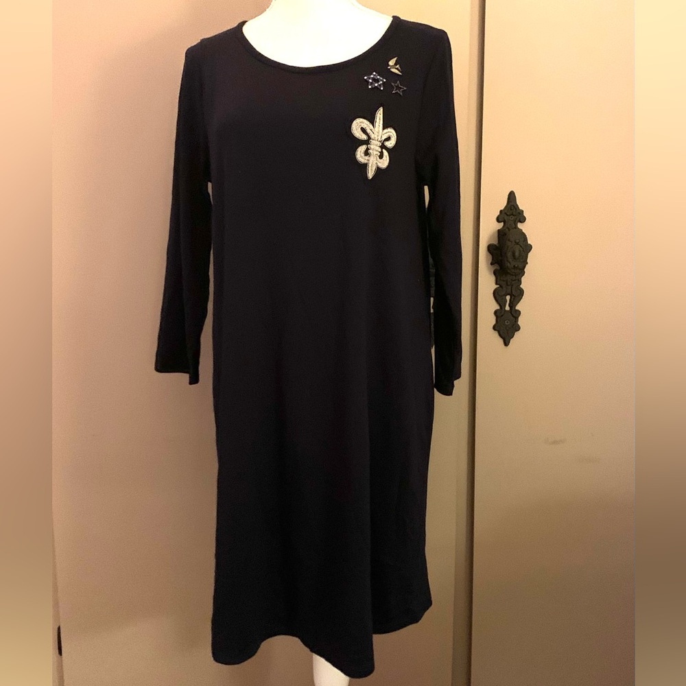 NWOT crown & ivy Navy Blue Long Sleeve Shift Dress with Fleur-de-Lis Accent - Picture 7 of 11